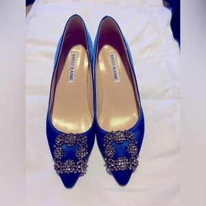 Blue Manolo Blahnik pumps Royal blue. Barbie Blue